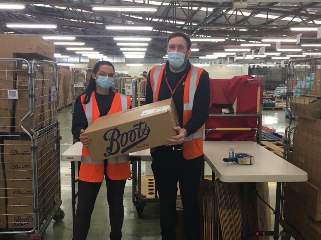 Image of supply chain colleagues in the warehouse